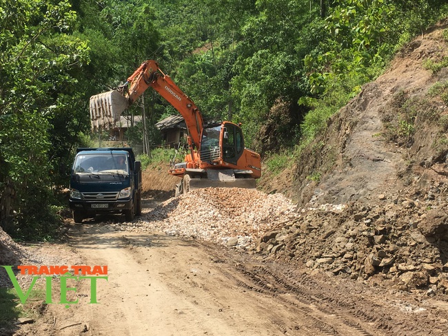 Mai Châu: Phát huy sức mạnh đoàn kết trong xây dựng nông thôn mới - Ảnh 3.