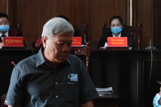 Xét xử ông Nguyễn Thành Tài: Luật sư đề nghị HĐXX xem xét miễn trách nhiệm hình sự cho nhiều bị cáo - Ảnh 1.