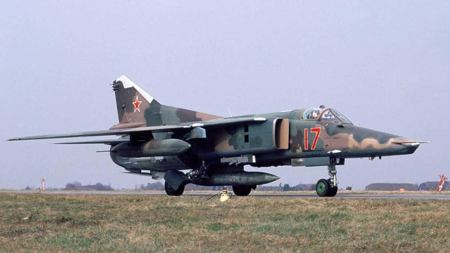 [ẢNH] Giải mật vụ 100 máy bay Liên Xô suýt tấn công hạt nhân NATO - Ảnh 11.