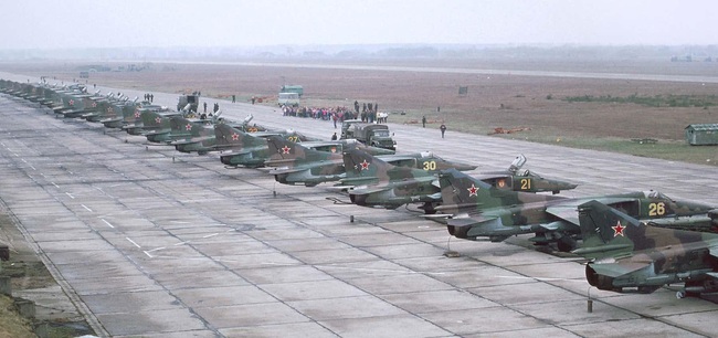[ẢNH] Giải mật vụ 100 máy bay Liên Xô suýt tấn công hạt nhân NATO - Ảnh 12.