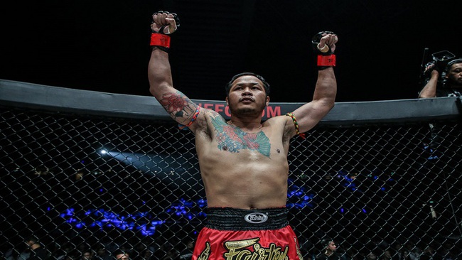 Yodsanklai Fairtex: Từ cậu bé nghịch ngợm tới huyền thoại Muay Thái - Ảnh 1.