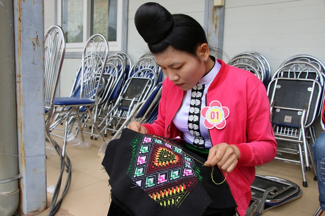 Sơn La: Độc đáo nghề dệt vải thổ cẩm truyền thống của người Thái - Ảnh 8.