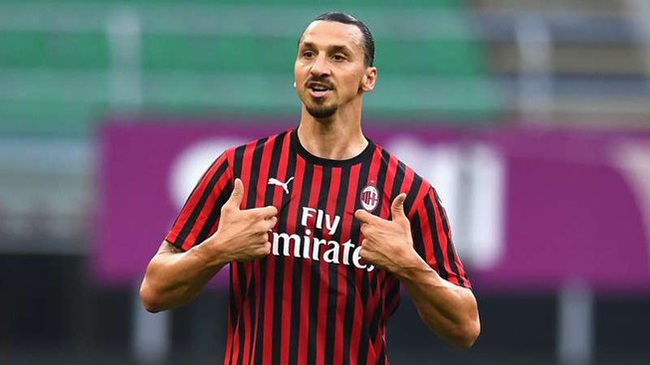 Ibrahimovic sẵn sàng ở lại Milan thêm 1 năm.