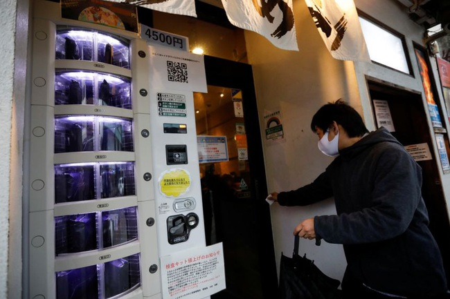 Máy bán hàng tự động ở Nhật Bản có khả năng kiểm tra COVID-19 dễ dàng - Ảnh 2.