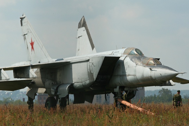 Mệnh danh &quot;Vua Tốc Độ&quot;, chiến đấu cơ MiG-25 Liên Xô nhanh đến mức nào? - Ảnh 6.