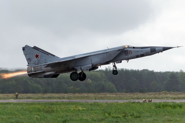 Mệnh danh &quot;Vua Tốc Độ&quot;, chiến đấu cơ MiG-25 Liên Xô nhanh đến mức nào? - Ảnh 8.