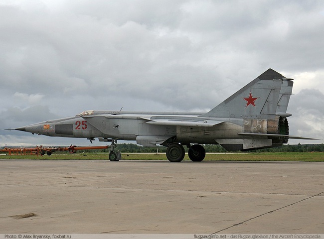 Mệnh danh &quot;Vua Tốc Độ&quot;, chiến đấu cơ MiG-25 Liên Xô nhanh đến mức nào? - Ảnh 9.