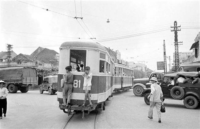 Ảnh để đời những chuyến tàu điện ở Hà Nội năm 1973 - Ảnh 3.