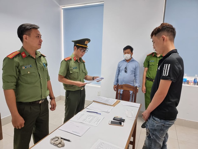 Khởi tố nhóm đối tượng đưa 49 người Trung Quốc nhập cảnh trái phép vào Việt Nam - Ảnh 1.