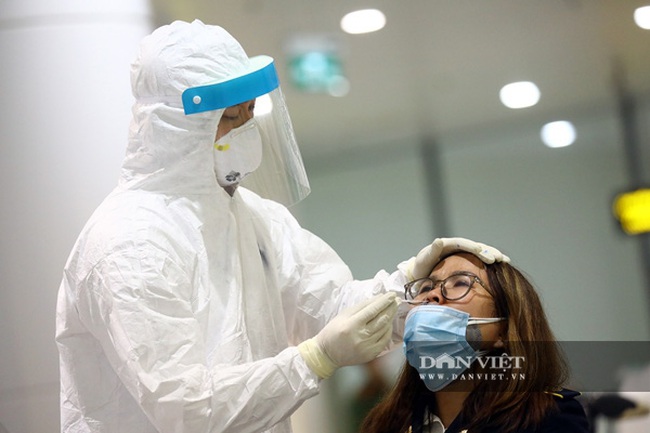 Hà Nam: Sở y tế họp khẩn, tạm thời phong tỏa khu vực bệnh nhân dương tính lần 1 SARS-CoV-2 - Ảnh 2.