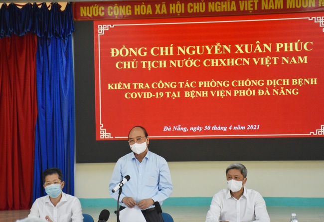 Chủ tịch nước Nguyễn Xuân Phúc: &quot;Ngành Y tế chưa thể có nghỉ ngơi lúc này - Ảnh 1.