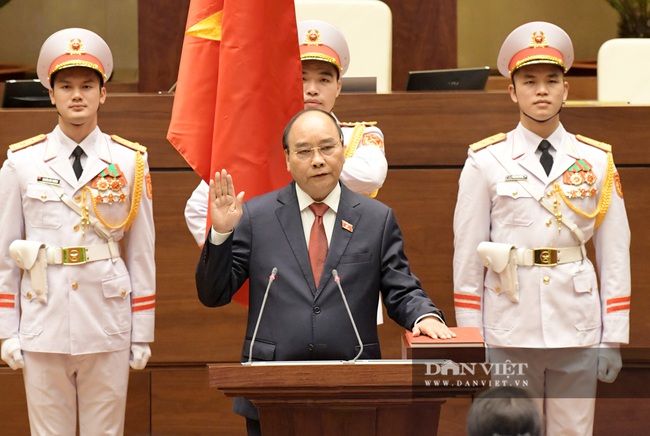 Ảnh: Ông Nguyễn Xuân Phúc tuyên thệ nhậm chức Chủ tịch nước - Ảnh 4.