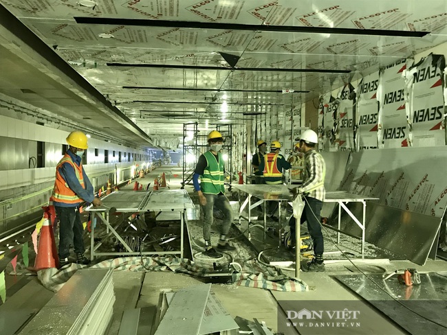 Gấp rút thi công, metro Bến Thành - Suối Tiên sắp trả mặt bằng đường Lê Lợi - Ảnh 2.