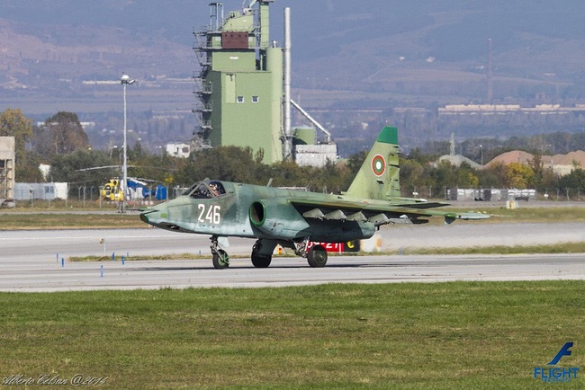 Su-25 thành công rực rỡ ở Trung Đông, xứng đáng thay thế cho Su-22 Việt Nam - Ảnh 11.