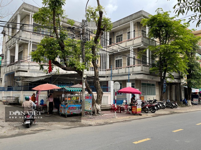 Quảng Ngãi: Tỉnh sẽ bán 16 nhà công sản bỏ hoang ở vị trí vàng trung tâm thành phố   - Ảnh 1.