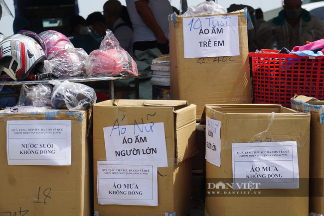 Đà Nẵng: Điều đặc biệt tại phiên chợ hỗ trợ người dân về quê  - Ảnh 2.