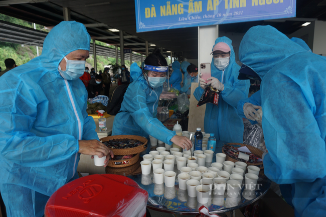 Đà Nẵng: Điều đặc biệt tại phiên chợ hỗ trợ người dân về quê  - Ảnh 3.