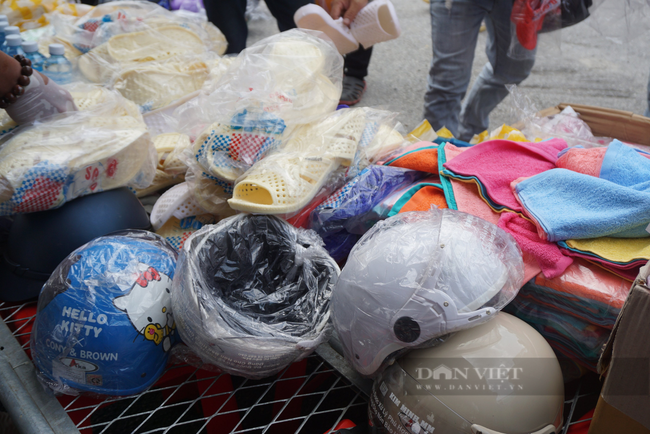 Đà Nẵng: Điều đặc biệt tại phiên chợ hỗ trợ người dân về quê  - Ảnh 8.