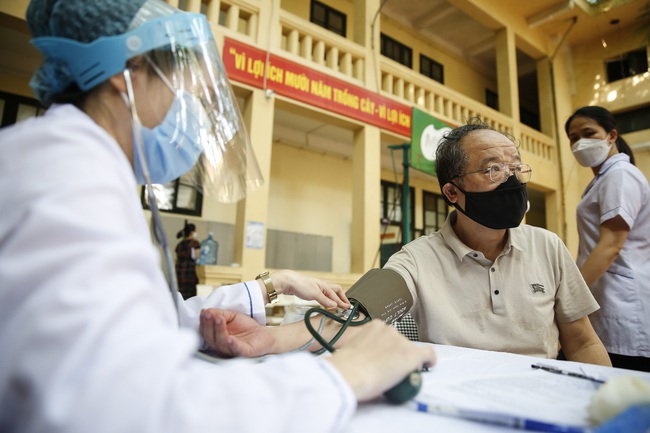 Tháng hành động vì người cao tuổi Việt Nam: Chăm lo cho người cao tuổi trong đại dịch Covid-19 - Ảnh 1.