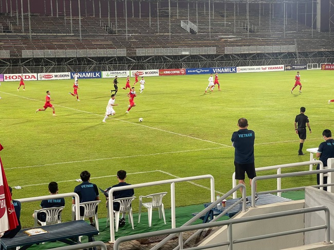 HLV Park Hang-seo &quot;ra tay&quot;, U23 Việt Nam đại thắng 3-0 - Ảnh 1.