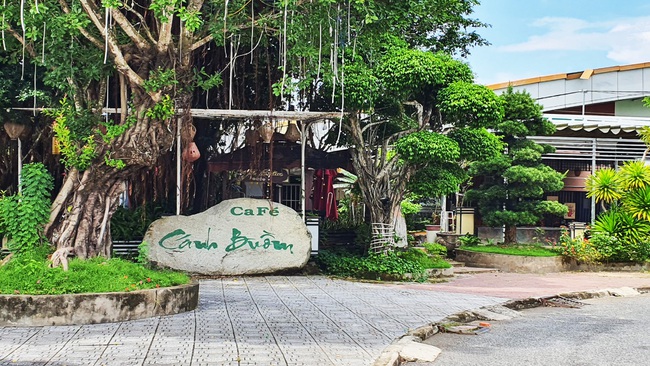 Vụ quán cà phê &quot;mọc&quot; trên công viên ven biển ở Kiên Giang: Kết luận có nhiều vi phạm, không cho tồn tại - Ảnh 1.