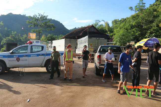 Sơn La: Dừng hoạt động tổ công tác liên ngành tại các trạm kiểm soát phòng chống dịch Covid-19   - Ảnh 2.