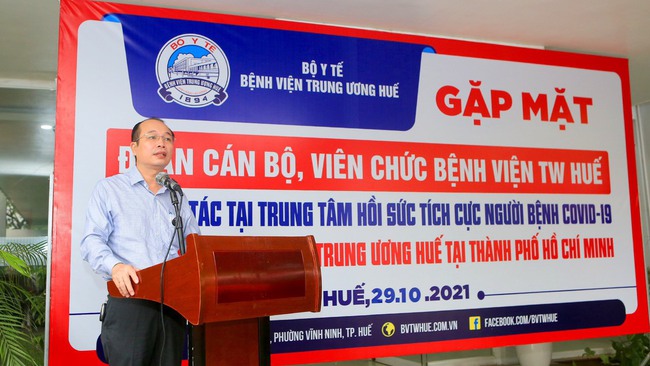 Thêm 40 y, bác sĩ giỏi của Bệnh viện Trung ương Huế vào TP.HCM cứu bệnh nhân Covid-19  - Ảnh 2.