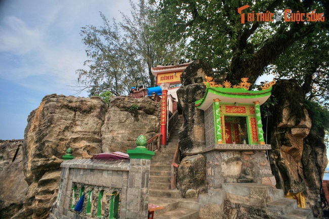 Truyền thuyết lạ phía sau những dinh thờ thiêng nổi tiếng Việt Nam - Ảnh 12.