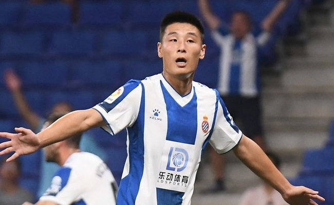 Wu Lei đang bị đồng đội ở Espanyol cô lập. Ảnh: Marca