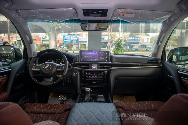 Cận cảnh Lexus LX570 Super Sport 2021 bản 4 chỗ tại Việt Nam giá gần 10 tỷ đồng - Ảnh 3.