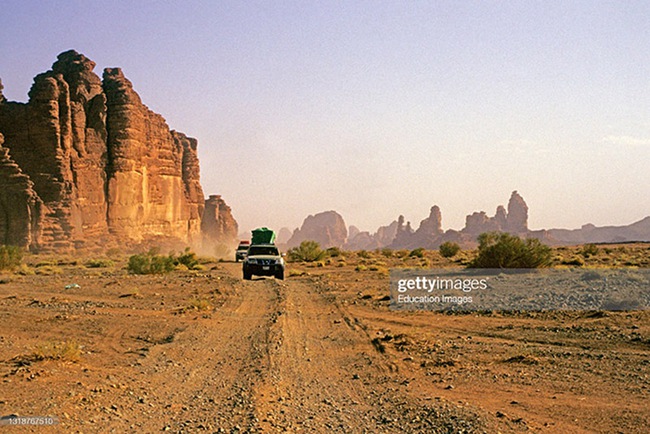 Arab Saudi: Chinh phục sa mạc Nafud với những bí mật ẩn giấu trong các cồn cát đỏ - Ảnh 7.