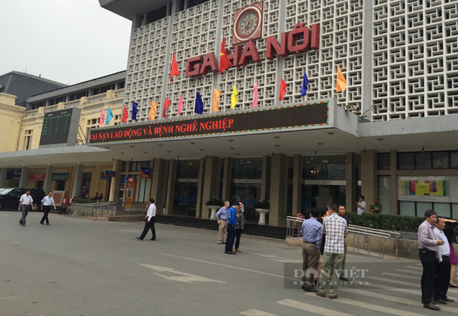 Thống nhất mở lại 2 đường bay tới sân bay Nội Bài - Hà Nội, đường sắt vẫn tạm dừng - Ảnh 1.