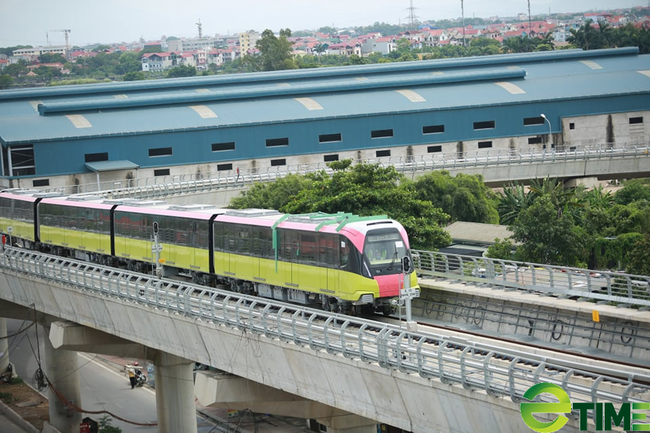 Đường sắt Nhổn - ga Hà Nội chạy tàu vào tháng 12/2021 - Ảnh 1.