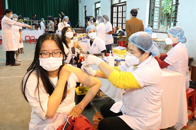 Ninh Bình: Hơn 90% người dân đã tiêm vaccine, tỉnh dự kiến mở cửa đón khách du lịch vào tháng 12 - Ảnh 1.