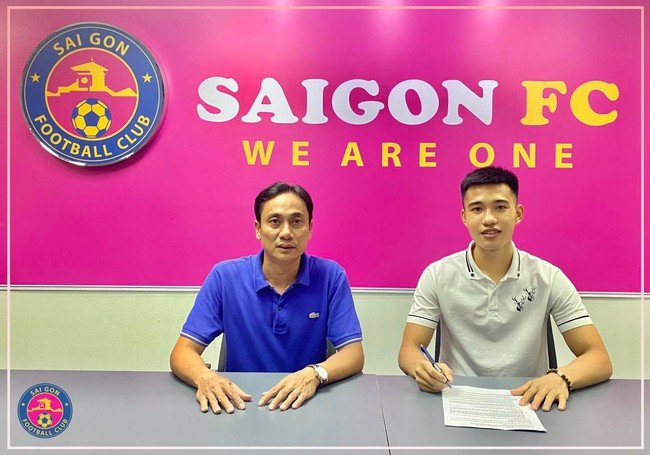 Rời Than Quảng Ninh, cầu thủ từng đi “phụ hồ” gia nhập Sài Gòn FC - Ảnh 1.