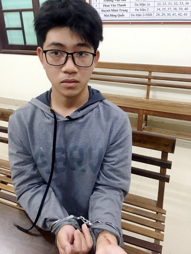 Nghi phạm đâm thiếu niên 13 tuổi tử vong giữa phố tại Đà Nẵng khai gì? - Ảnh 1.