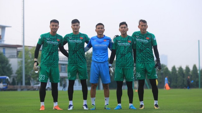 Hà Nội FC bất ngờ chiêu mộ trợ thủ đắc lực của HLV Park Hang-seo - Ảnh 1.