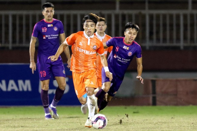 Chi 6,5 tỷ đồng chiêu mộ Hà Đức Chinh, Bình Định FC muốn... vô địch V.League 2022 - Ảnh 1.