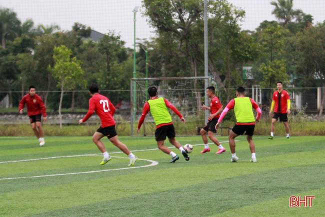 Hồng Lĩnh Hà Tĩnh chơi lớn, đón 3 ngoại binh từ Brazil và Nigeria - Ảnh 1.