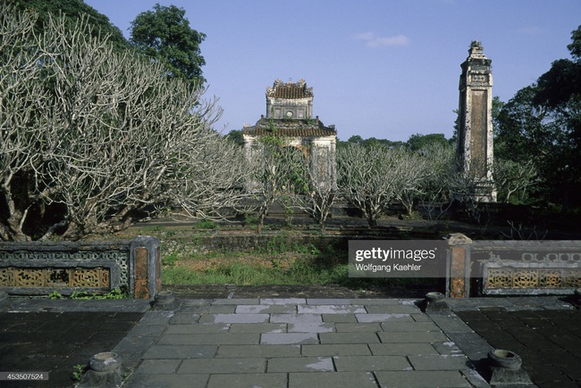 Loạt ảnh mộc về các lăng mộ nổi tiếng ở Huế năm 1992 - Ảnh 8.