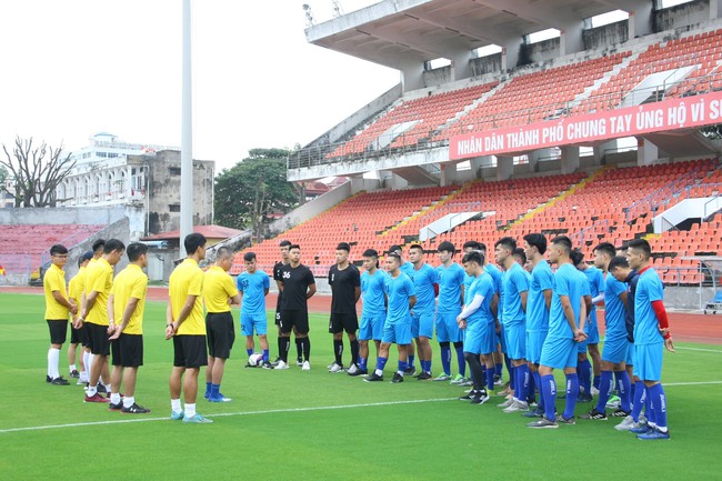 Cải tổ mạnh mẽ, CLB Hải Phòng đón thêm cựu trung vệ ĐT U23 Việt Nam - Ảnh 1.