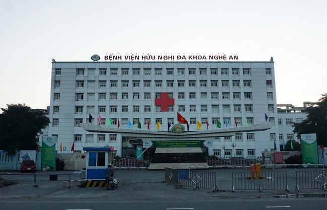 Xuất hiện nhiều F0, Nghệ An phong tỏa 8 khoa điều trị của bệnh viện lớn nhất vùng Bắc Trung Bộ   - Ảnh 1.