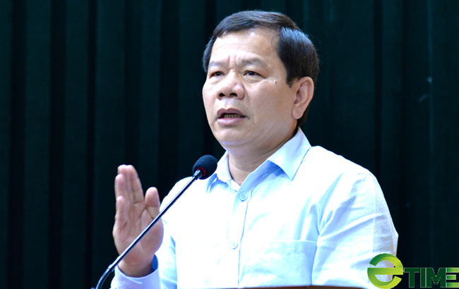 Quảng Ngãi: Chủ tịch tỉnh truy vấn Sở Y tế vì chậm giải ngân mua vật tư chống dịch  - Ảnh 1.
