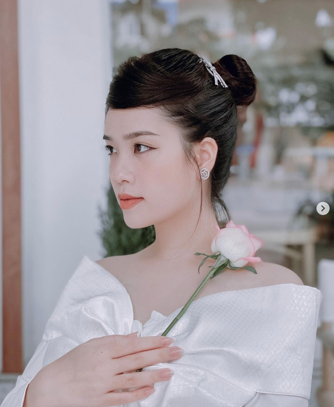 Bạn gái cũ Quang Hải công khai tình mới là diễn viên nổi tiếng - Ảnh 10.