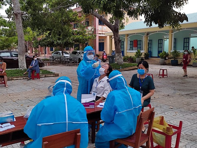 Quảng Nam không mua bộ kit test xét nghiệm của Công ty Việt Á - Ảnh 1.