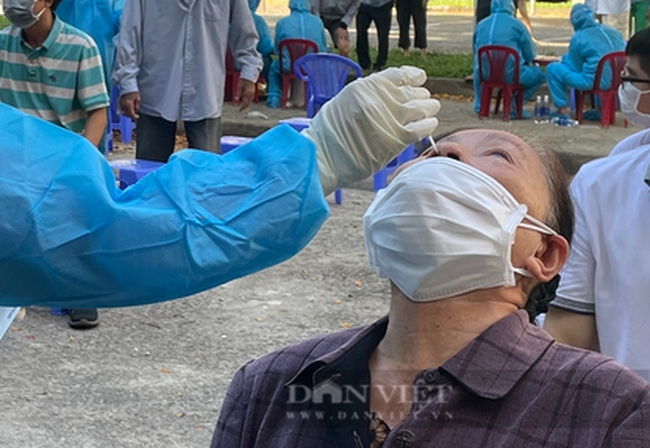 Sở Y tế Đà Nẵng có báo cáo khẩn về việc phê duyệt mua 70.000 test của Việt Á với giá cao - Ảnh 1.