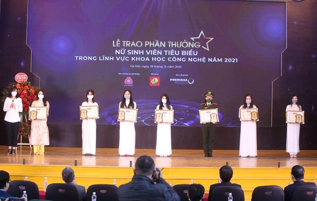 Trà Dr Thanh lần thứ 10 đồng hành cùng Giải thưởng Quả cầu vàng - Ảnh 2.