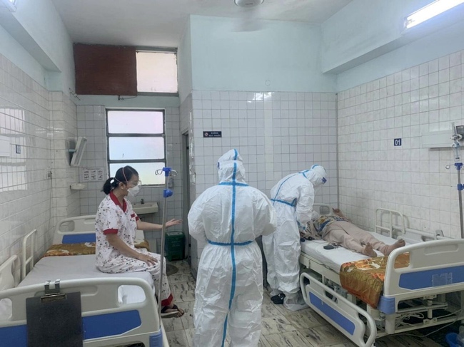 Hơn 300 y bác sĩ nhiễm Covid-19 tại Bệnh viện Nguyễn Tri Phương - Ảnh 3.