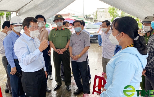 Quảng Ngãi: Chủ tịch tỉnh giải toả lo lắng cho doanh nghiệp thuỷ sản ở KCN Quảng Phú  - Ảnh 1.