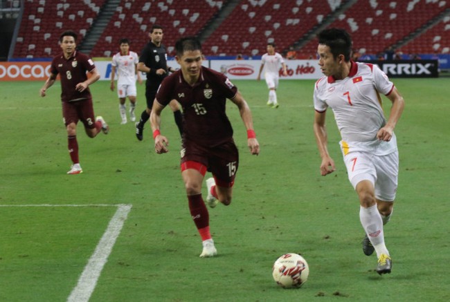 Hậu AFF Cup 2020, HLV Kiatisak sợ nhất điều gì ở HAGL? - Ảnh 2.